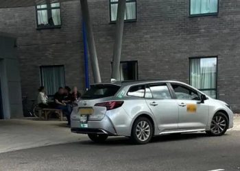 Government to Ban Taxi Use for Asylum Seekers’ Medical Appointments After Cost Review